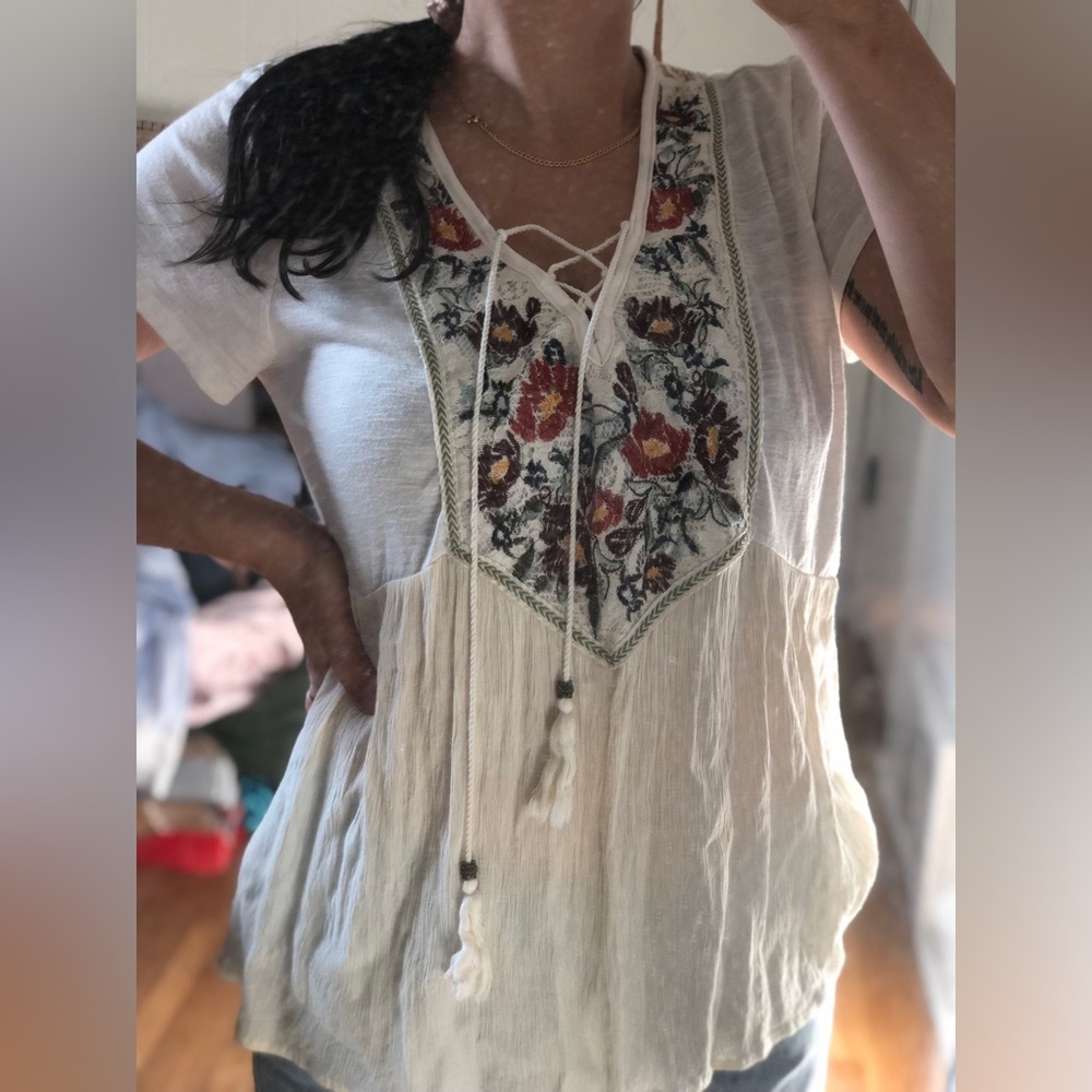 Stunning floral embroidery lace top